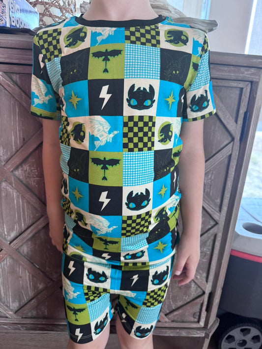 RTS Short sleeve / shorts: Dragon Quilt